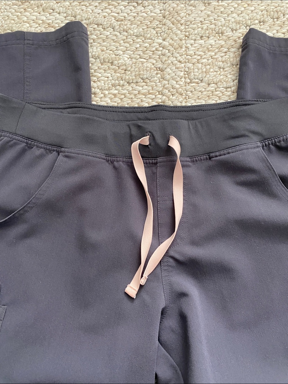 Figs Kade Drawstring Scrub Pants with Pink Tie size large - Picture 2 of 5